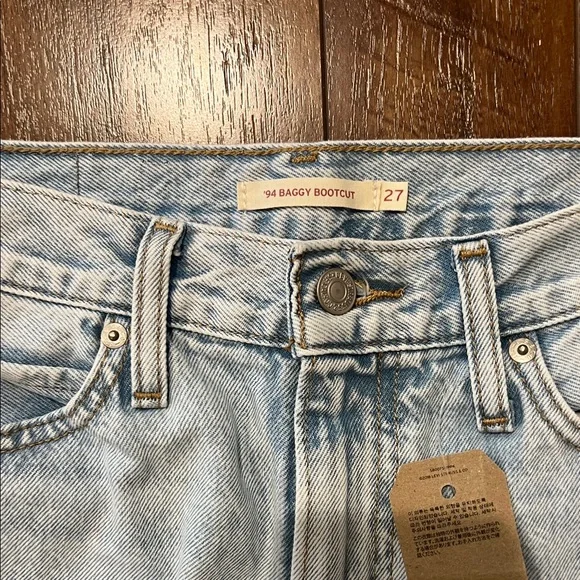 Levi's Light Blue Women's Mid Rise Baggy Jeans - Picture 3 of 10